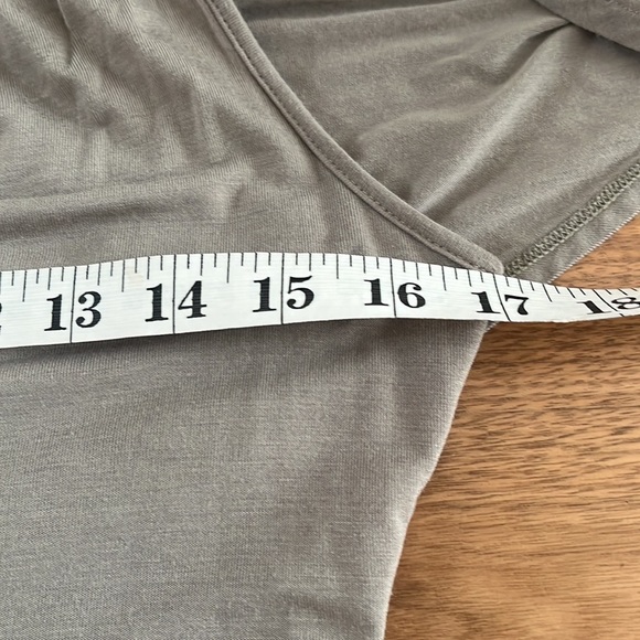 Mikey & Joey Romper
Green
Size L. Stretchy Material
Excellent Condition
#645 - Picture 9 of 9